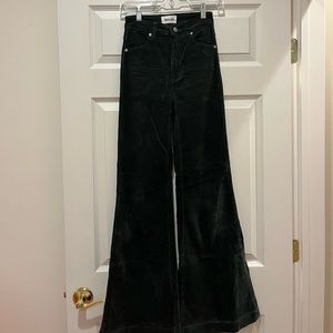 I am selling my very lightly used Rolla’s green corduroy jeans.